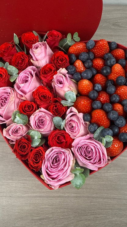 Caja Grande con fresas y frutas rojas