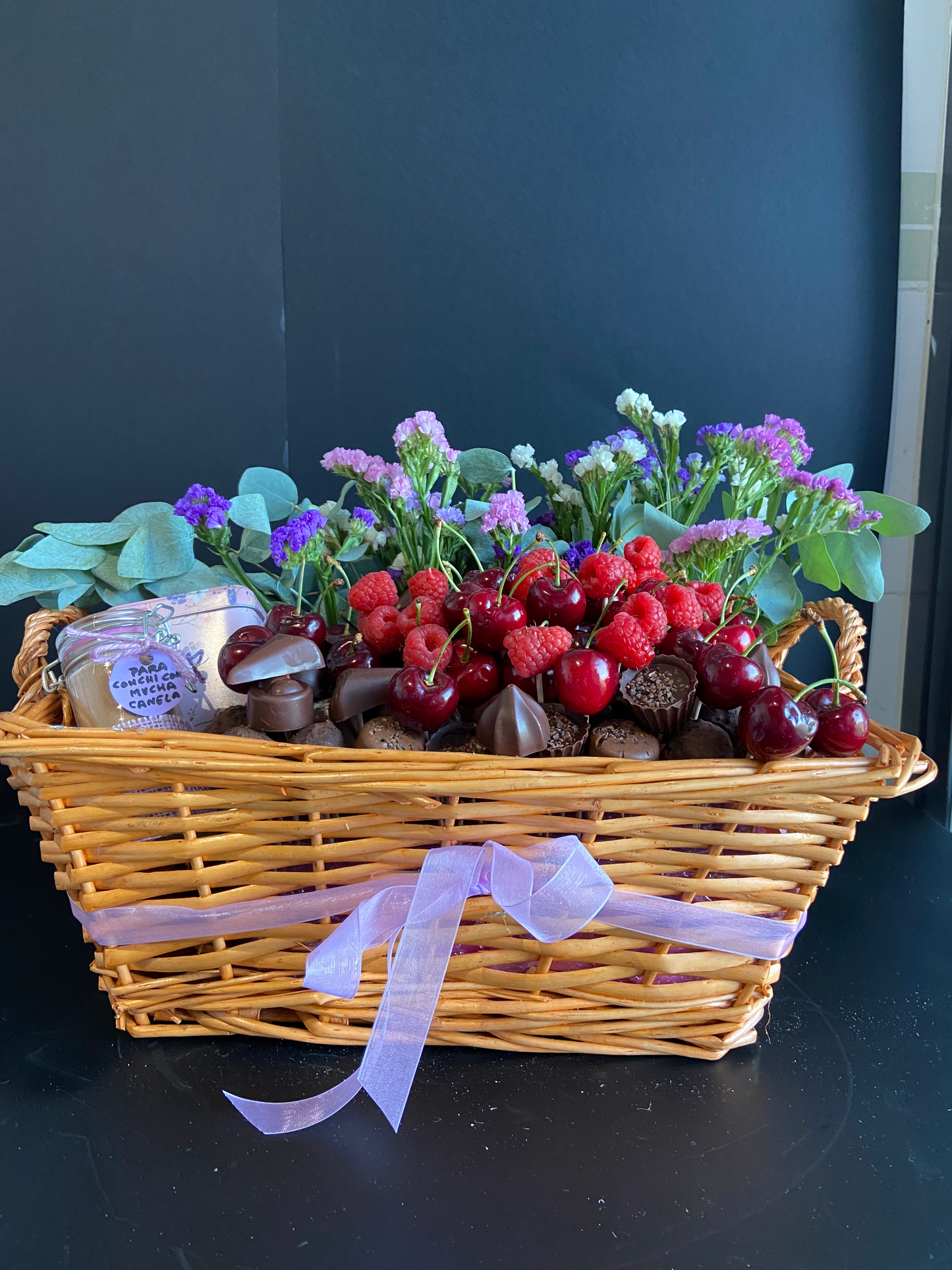 Cesta "Chocolatinas con té"