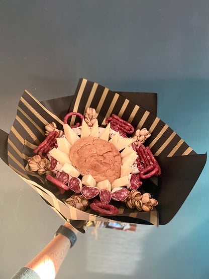 Ramo “Flor”con queso y fuet