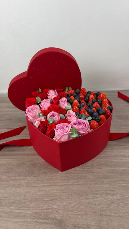 Caja Grande con fresas y frutas rojas